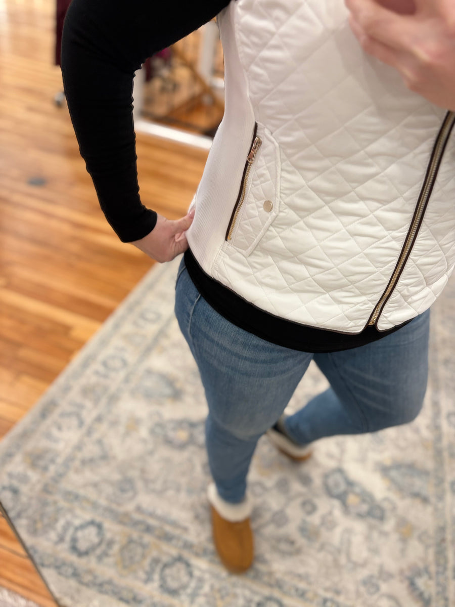 Suede Piping Quilted Vest: White