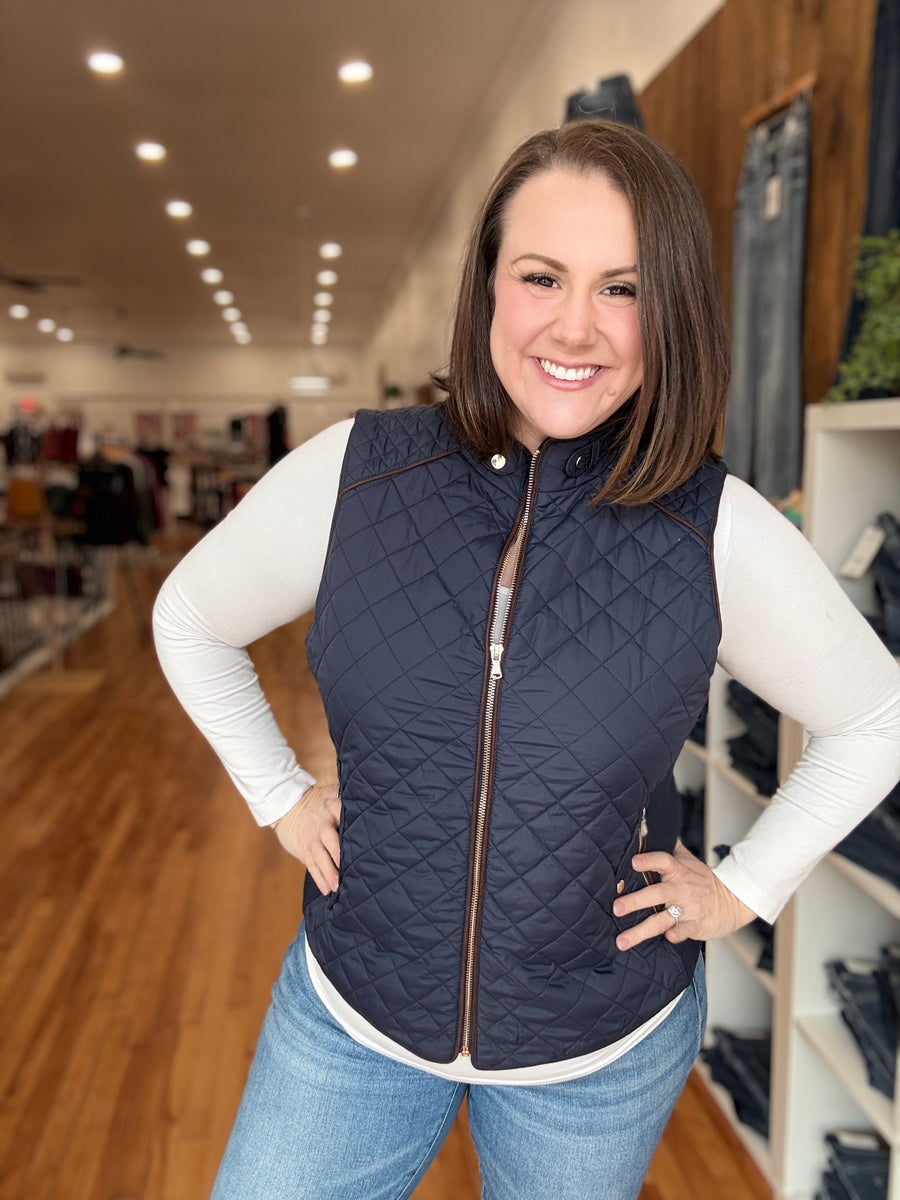 Suede Piping Quilted Vest: Navy