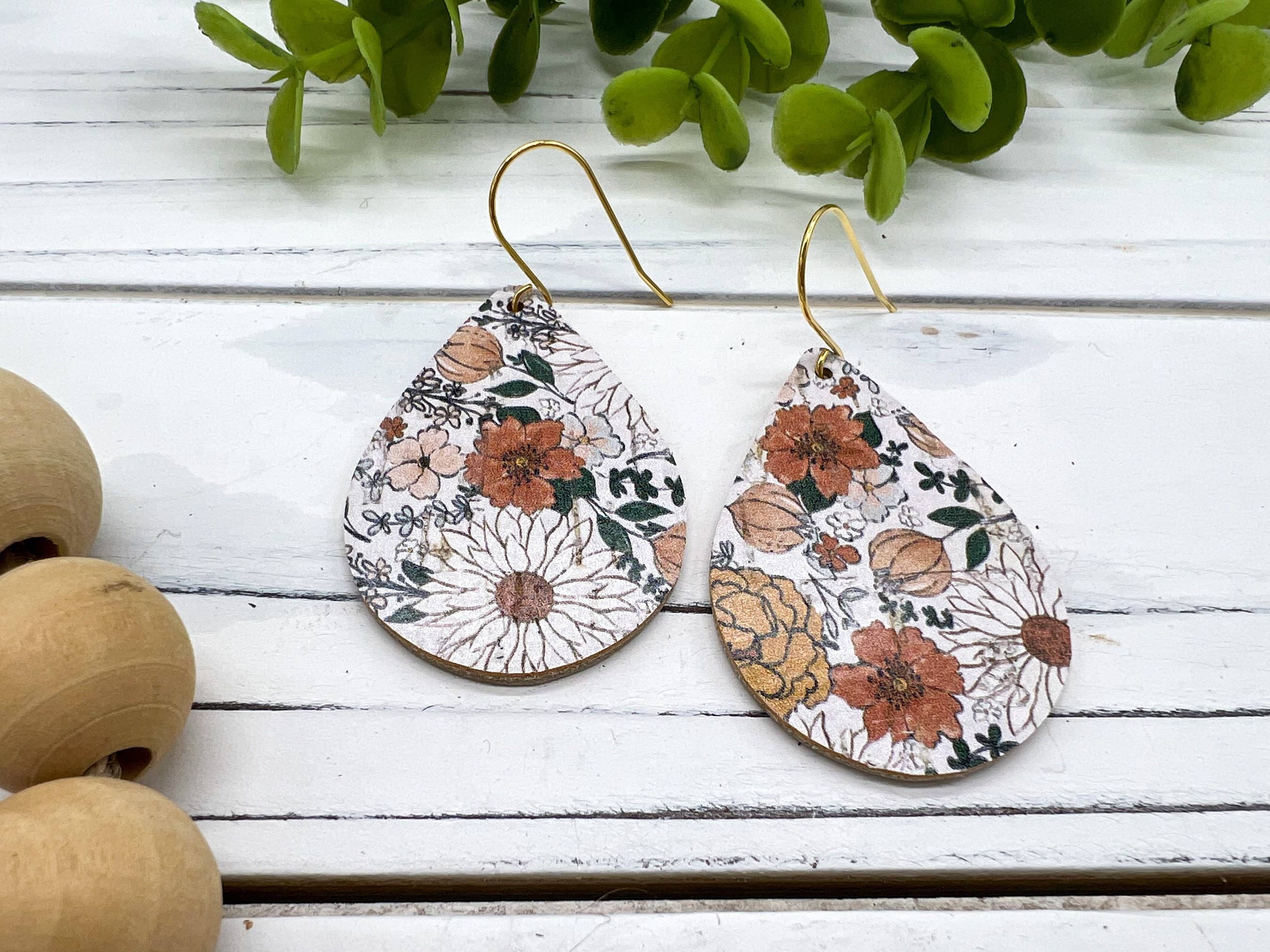 Daisy Floral Teardrop- Silver Wires