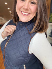 Suede Piping Quilted Vest: Navy