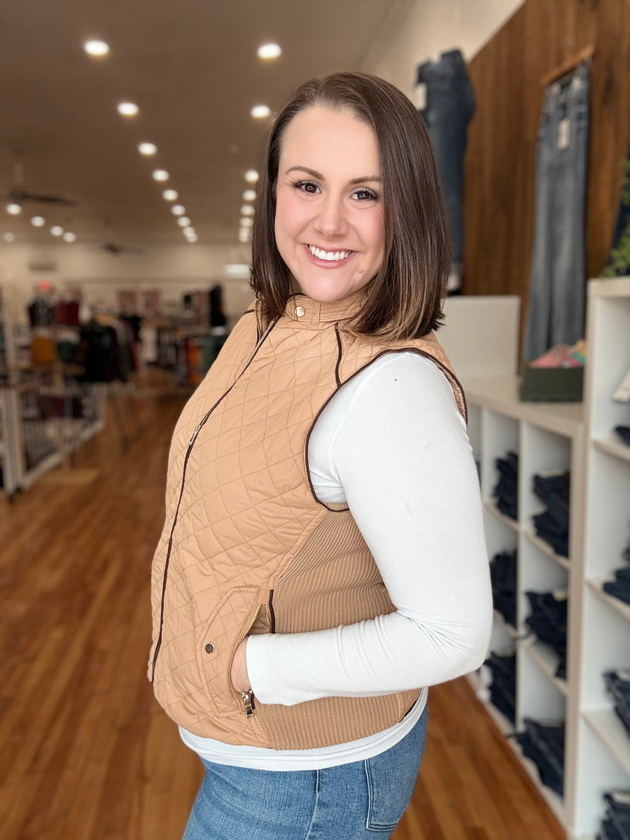 Suede Piping Quilted Vest: Caramel