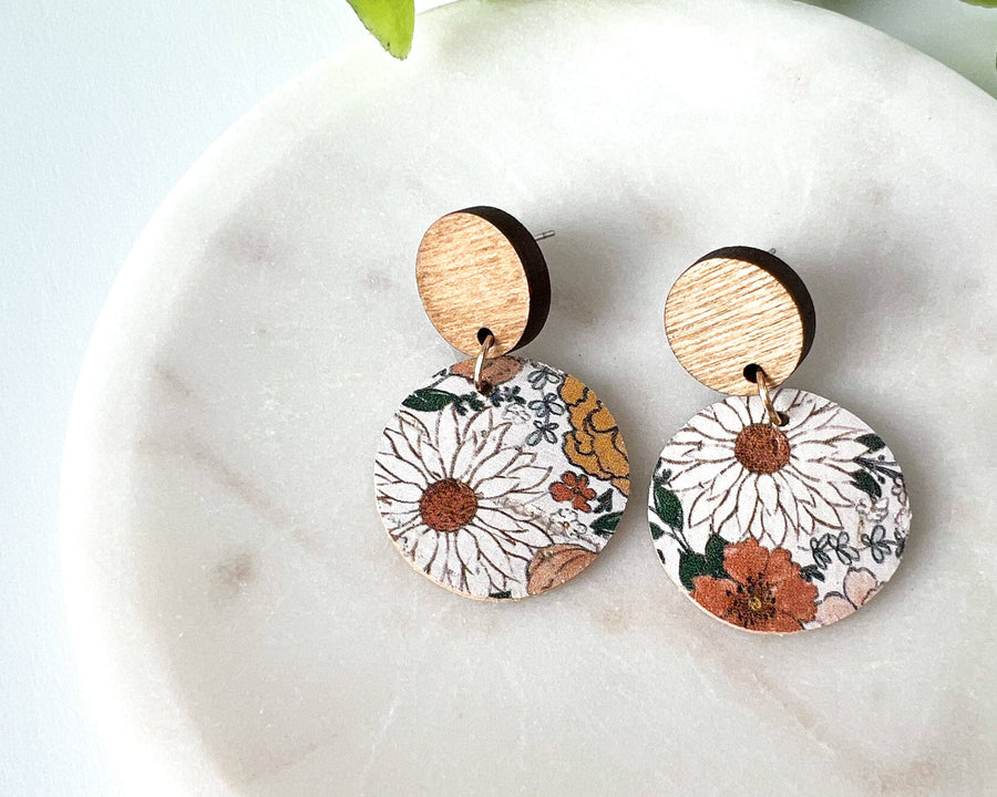 Daisy floral leather and wood stud earrings