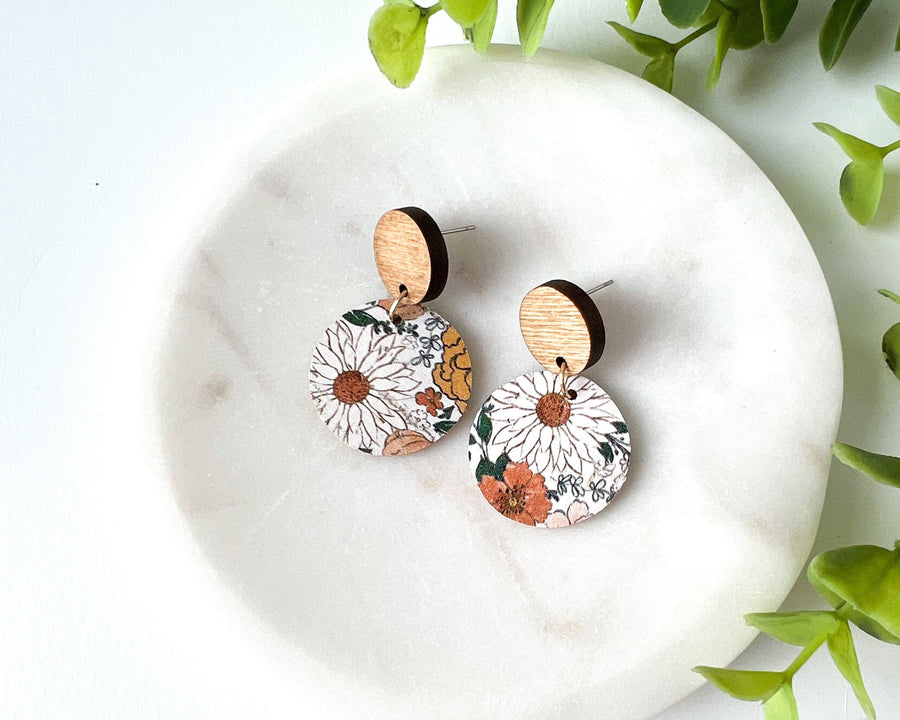 Daisy floral leather and wood stud earrings